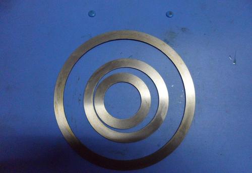 氣閥閥片動(dòng)應(yīng)力測試研究