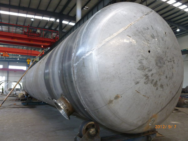 交流振動時效設(shè)備消除壓力容器焊接應(yīng)力